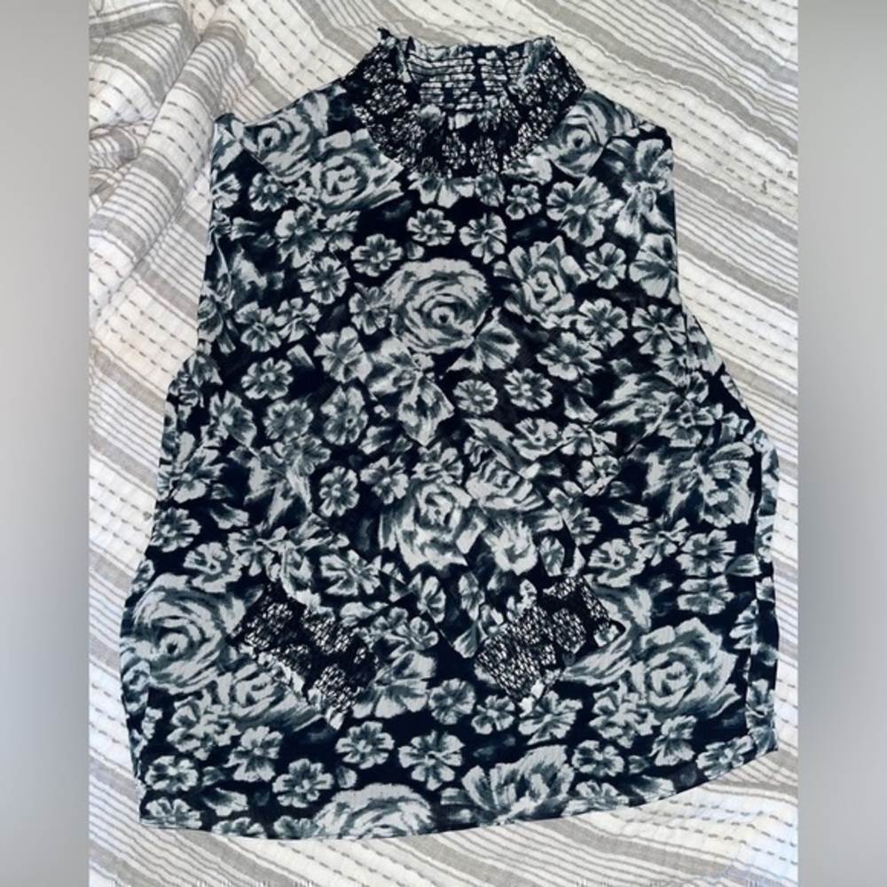 J Crew long Sleeved Blouse, Navy Blue, gray white size small